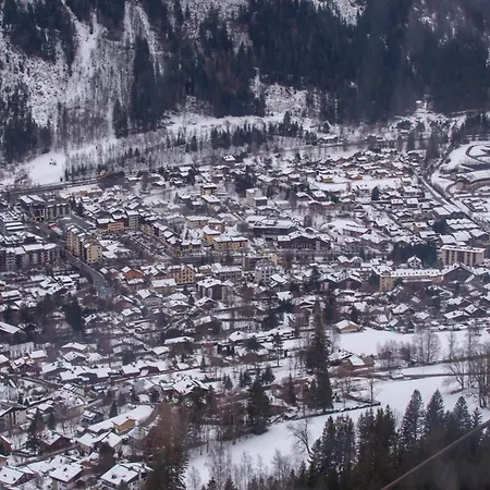 Grand Roc - Campanules 202 - Happy * Chamonix